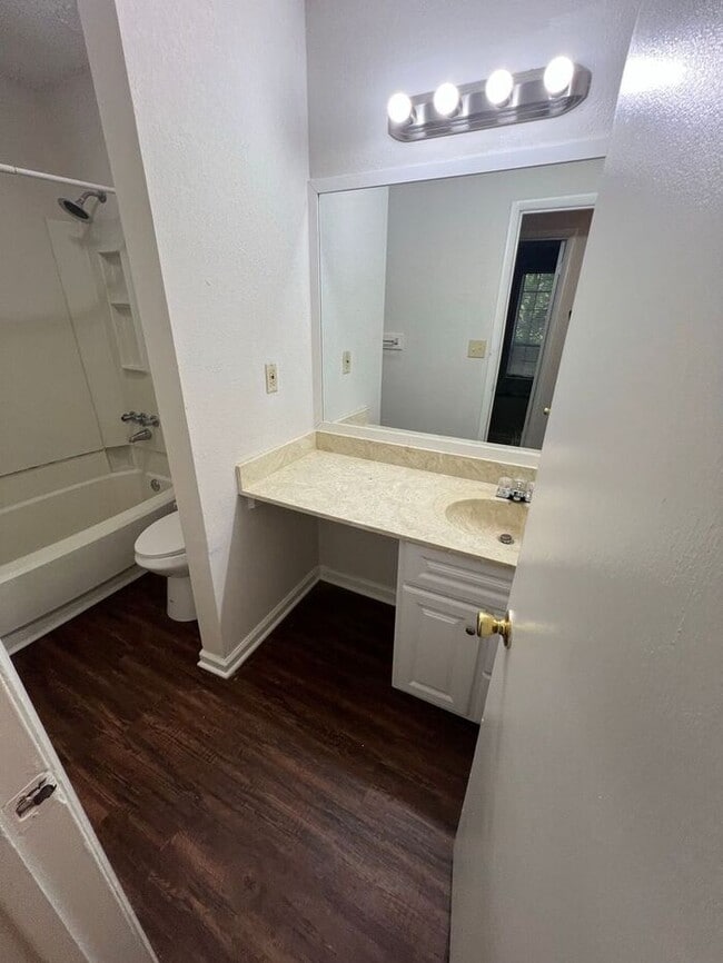 Building Photo - FINALLY a 3 bedroom 2 bath ranch duplex av...