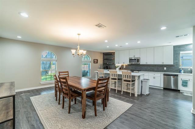 Building Photo - 2605 Briarwood Dr