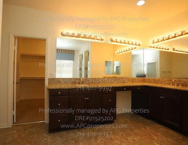 Building Photo - 509 S Trident St