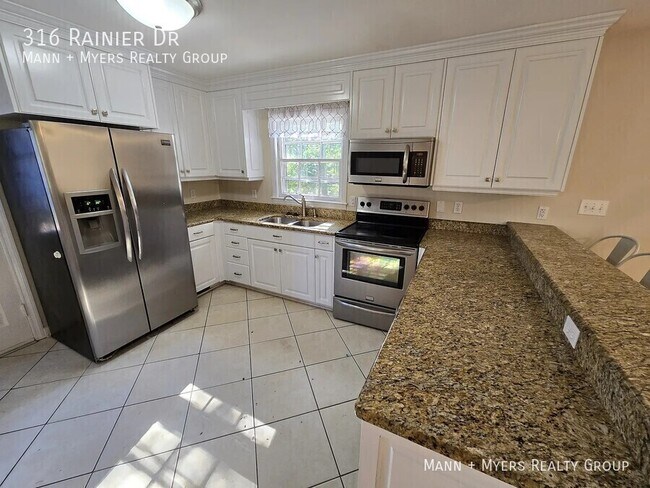 Building Photo - 316 Rainier Dr