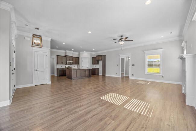 Building Photo - 17050 Stonegate Dr