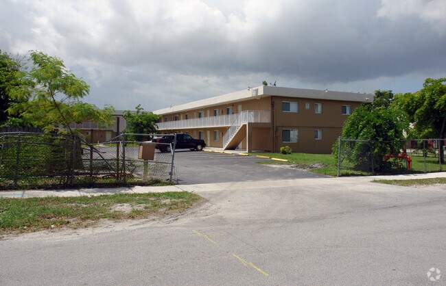 Building Photo - 17050 NW 55th Ave