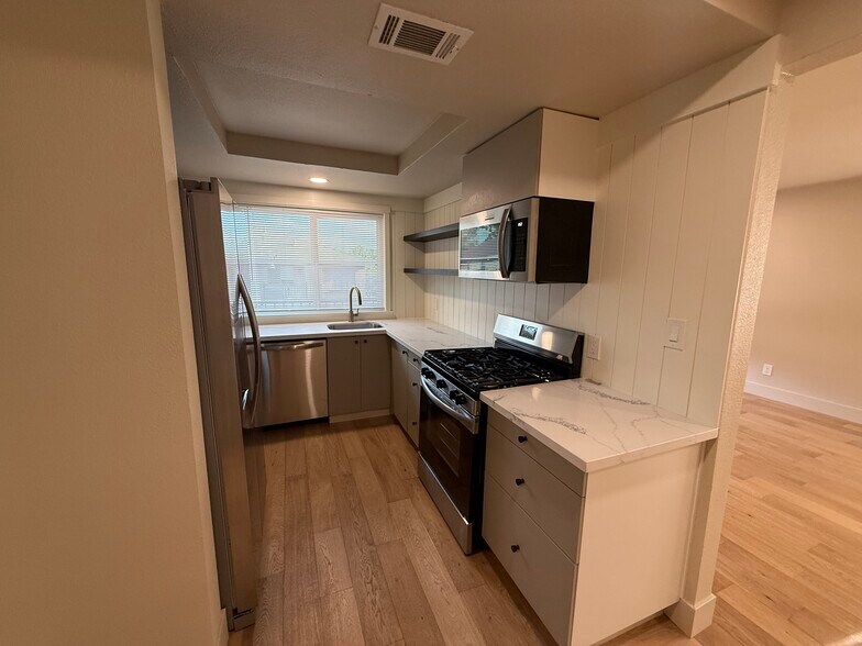 Building Photo - 11473 Quartz Dr