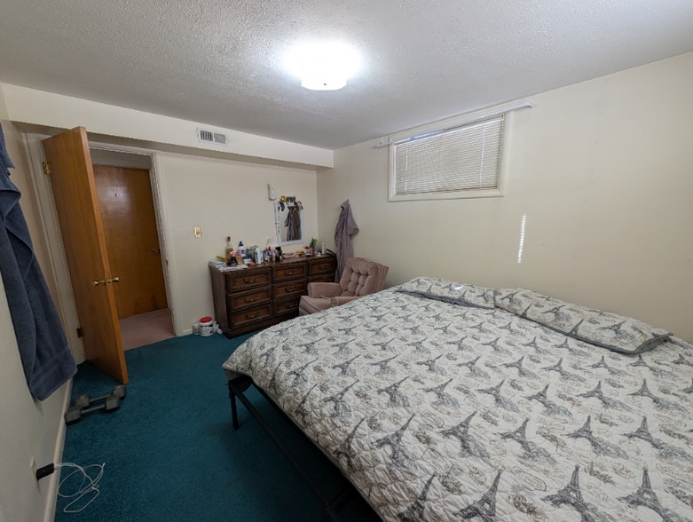 Building Photo - 2660 Central Ave