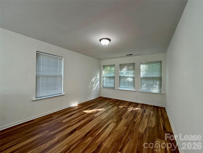 Building Photo - 4058 Glenlea Commons Dr