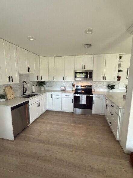 Building Photo - 421 NW 39th St