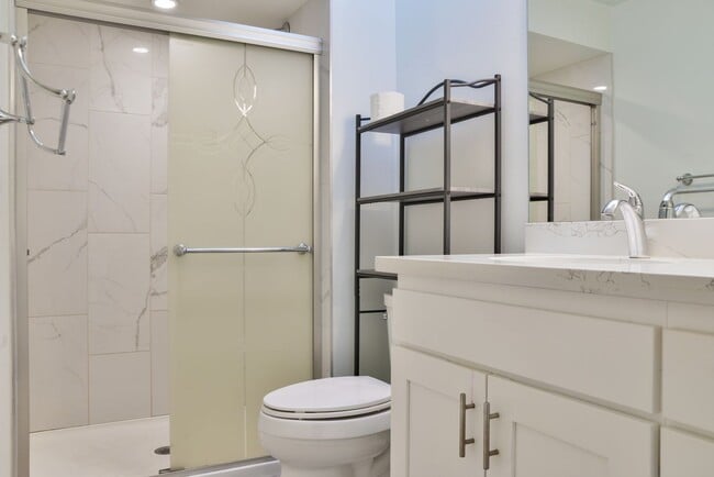 Building Photo - Charming 3 Bedroom Home in Klahanie | Issaquah Schools