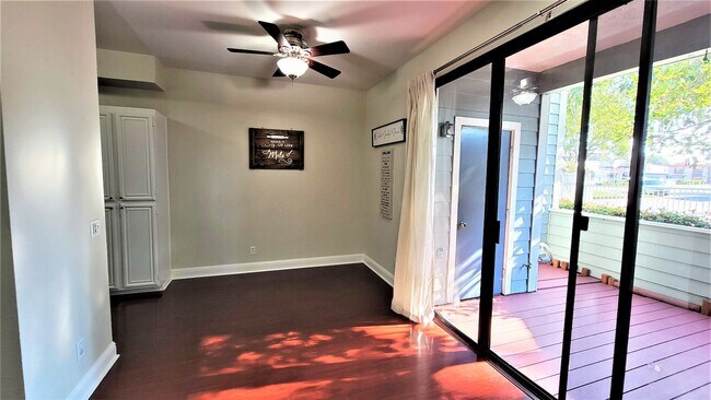 Building Photo - 37168 Meadowbrook Common, Unit 105