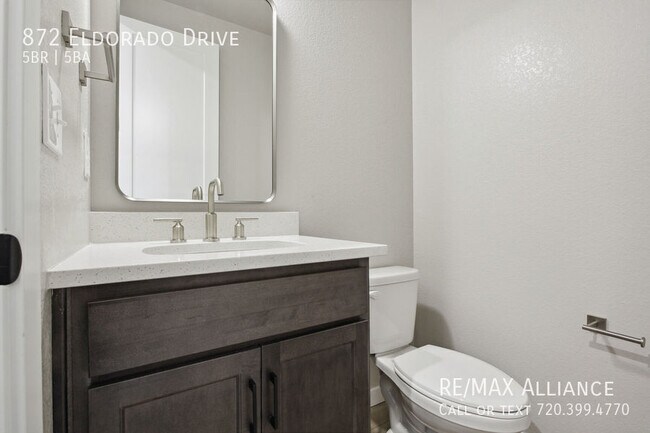 Building Photo - 872 Eldorado Dr