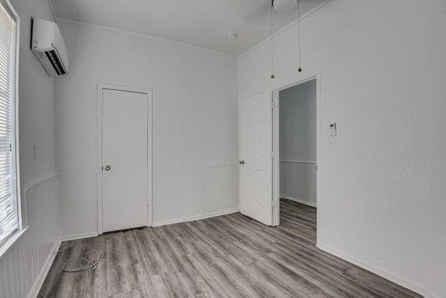 Building Photo - 1418 Maple St