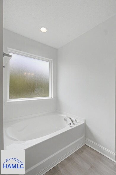 Building Photo - 965 Meloney Dr