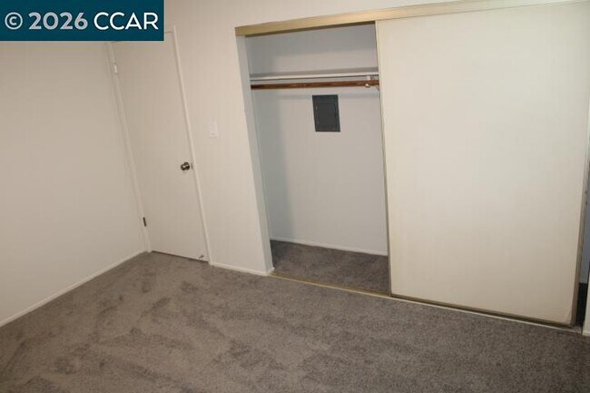 Building Photo - 615 Lexington Ave