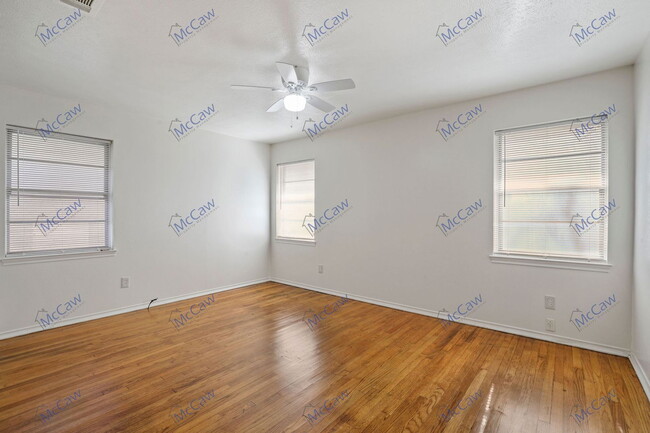 Building Photo - 8708 Barclay St