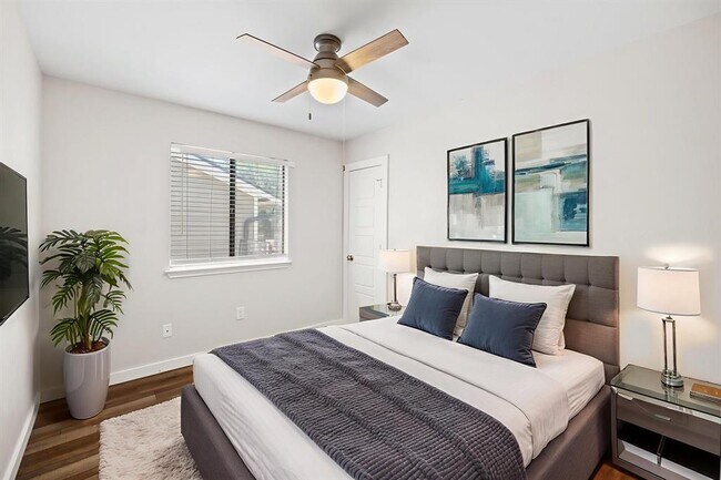 Building Photo - 13002 Esplanade St