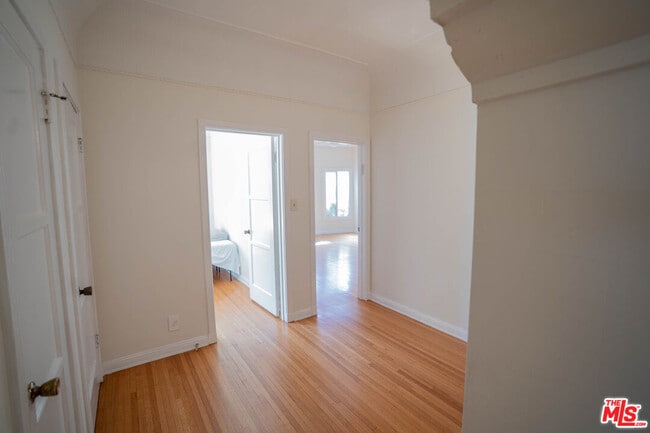 Building Photo - 1212 S La Jolla Ave