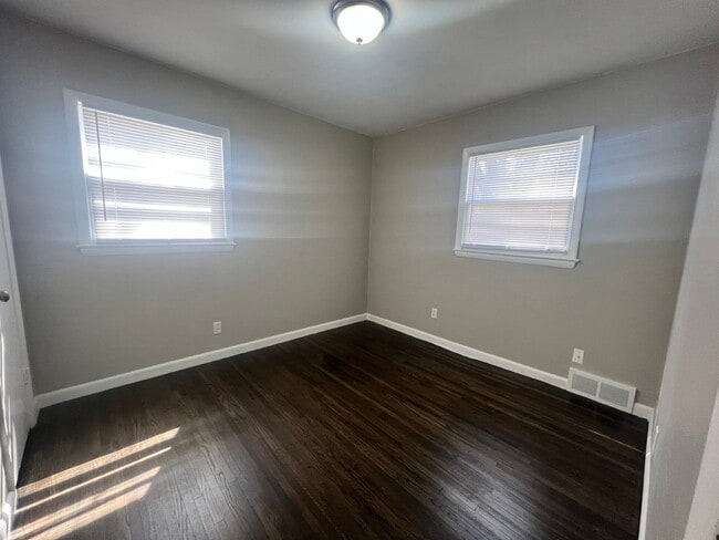 Building Photo - 2 Bed/1 Bath Home in West Wichita With 2 Sheds and a Carport!