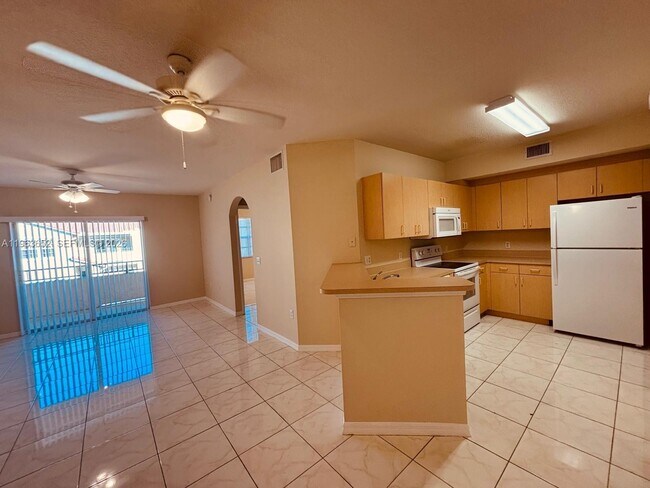 Building Photo - 204 Belmont Ln