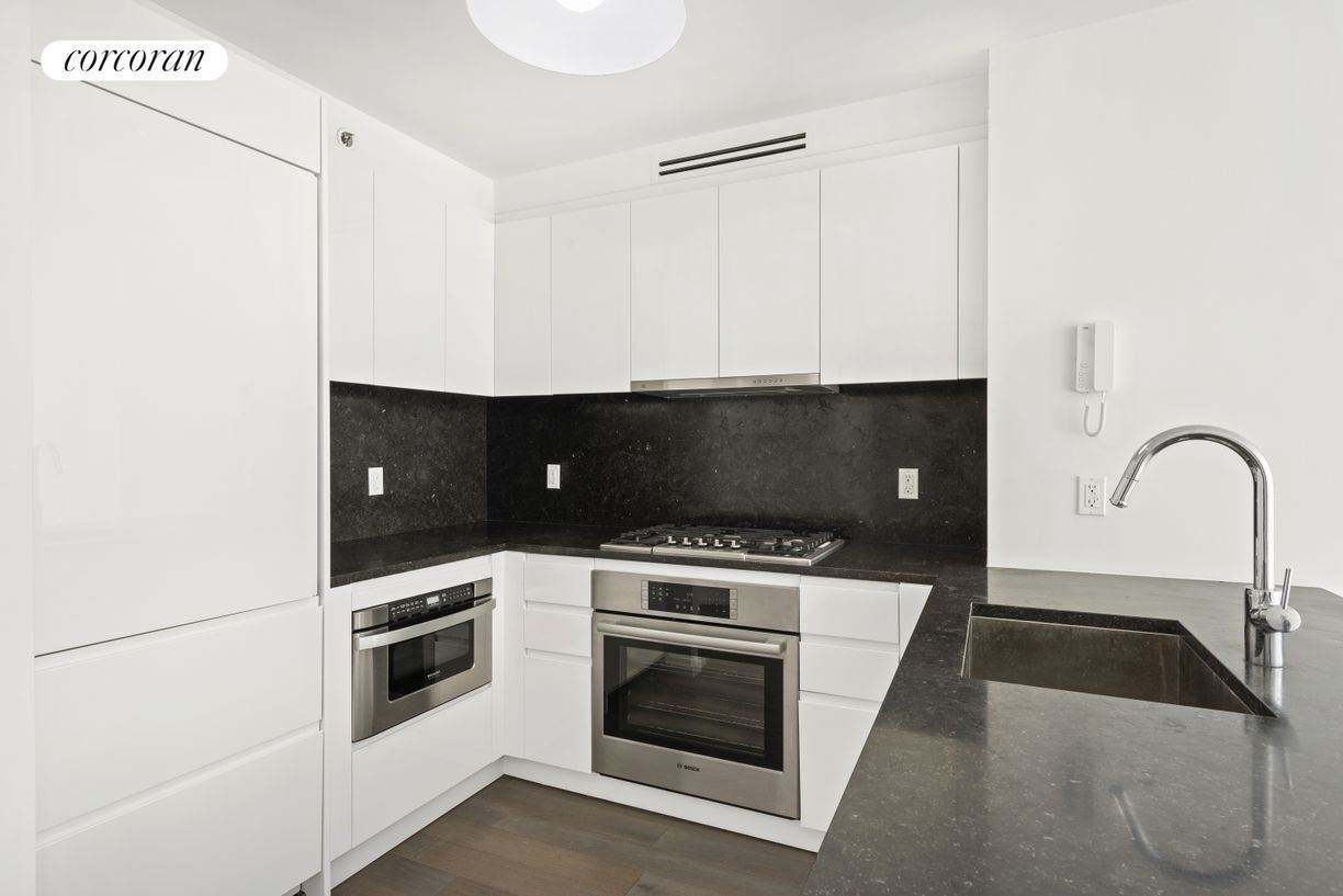 Building Photo - 385 1st Ave