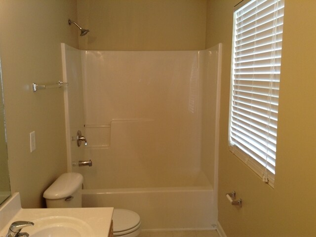 Building Photo - 1257 Silverstone Ct