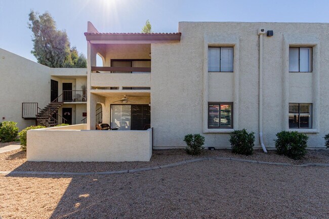 Building Photo - 10444 N 69th St