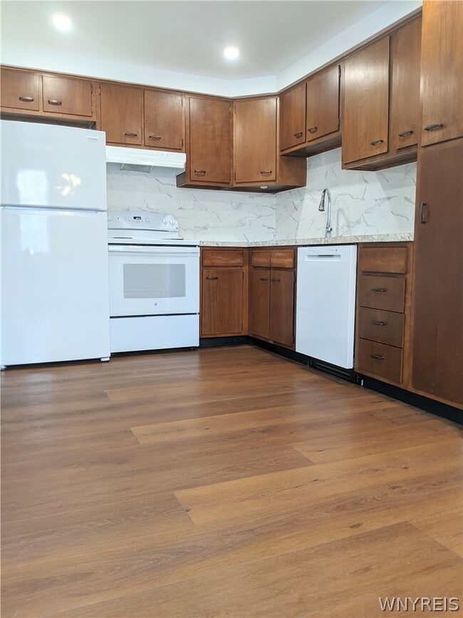 Building Photo - 202 S Union Rd