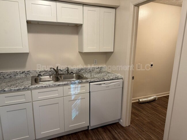 Building Photo - 1204 Glade Hill Dr