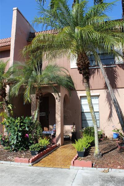 Primary Photo - 42 Matador Ln