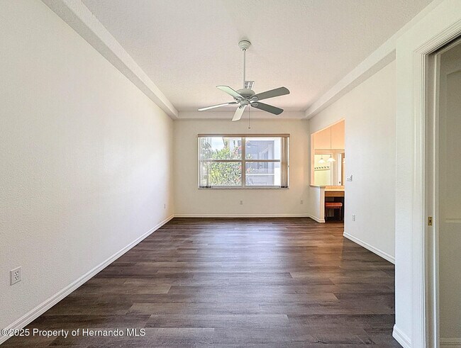 Building Photo - 9237 Penelope Dr