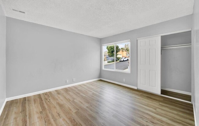 Building Photo - Gorgeous 2 Bed, 1 Bath Condo in Vallejo --...