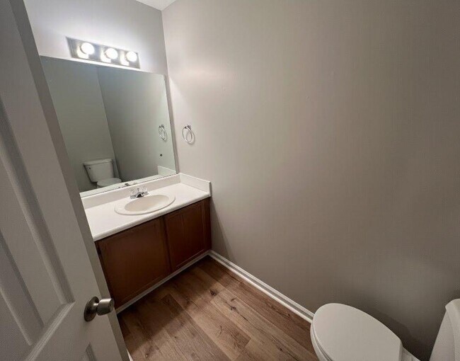 Building Photo - 462 Peachtree Ridge Dr NW