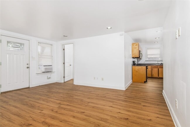 Building Photo - 1614 Ave N Ursuline St