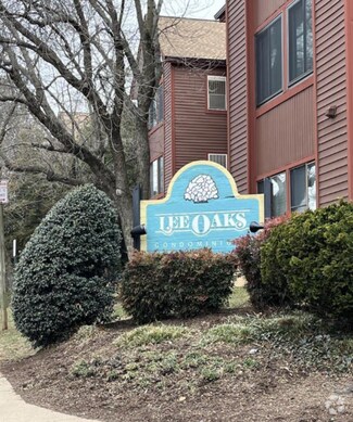 Building Photo - 2815 Lee Oaks Ct