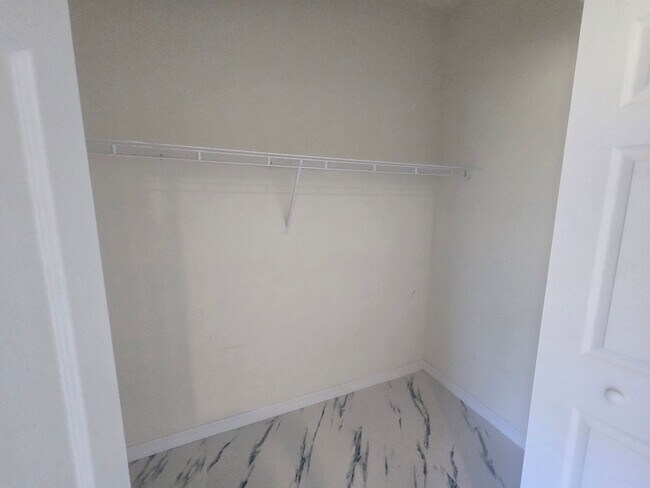 Building Photo - CORNER DULEX-PRIME LOCATION-THREE BEDROOM, TWO BATH, ONE CAR DUPLEX