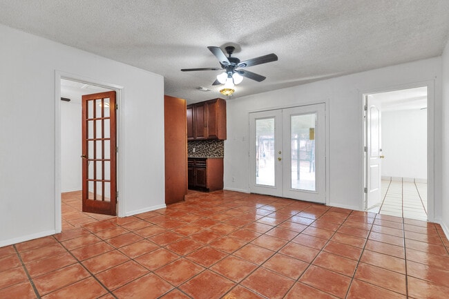 Building Photo - 5935 Highfield St