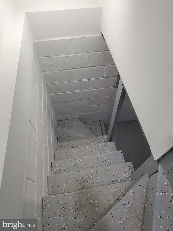 Building Photo - 9 Butler Ct