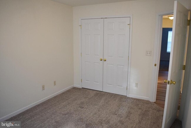 Building Photo - 2807 Roosevelt Dr