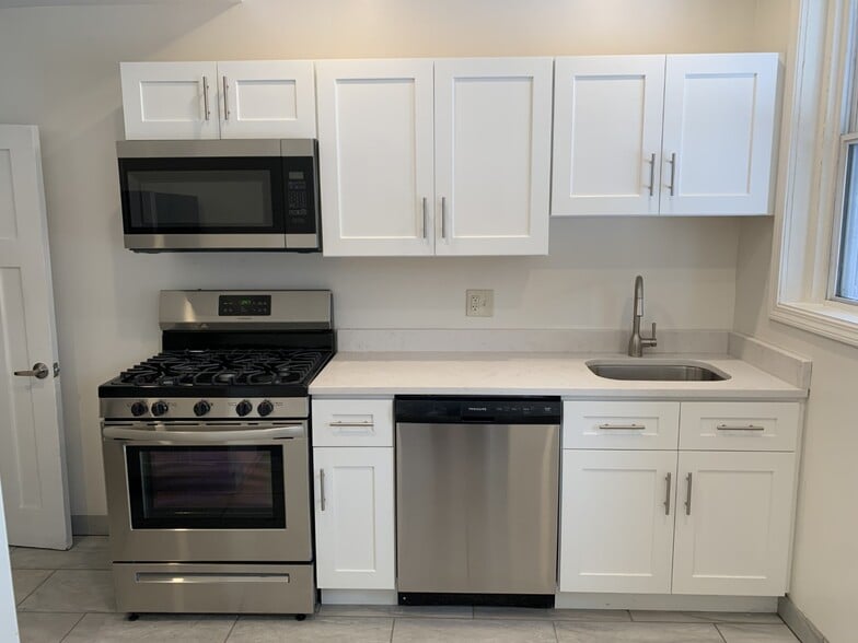 Primary Photo - 1653 Chislett St