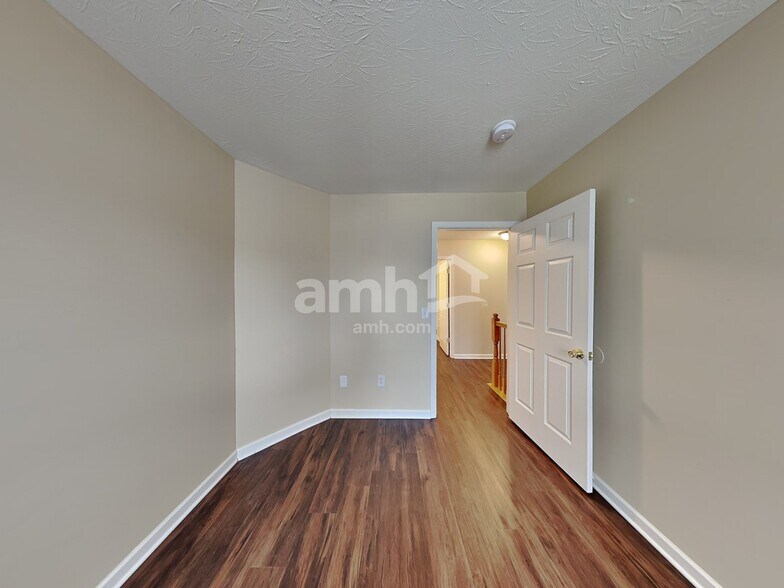 Building Photo - 182 Coyote Dr