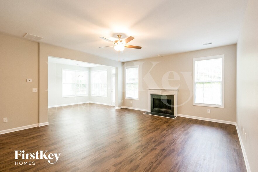 Building Photo - 5779 Chatham Cir NW