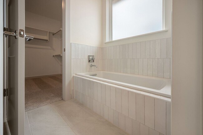 Building Photo - 4909 Misty Wood Ln