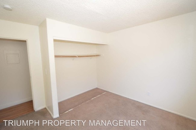 Building Photo - 3431 E Cheyenne Ave