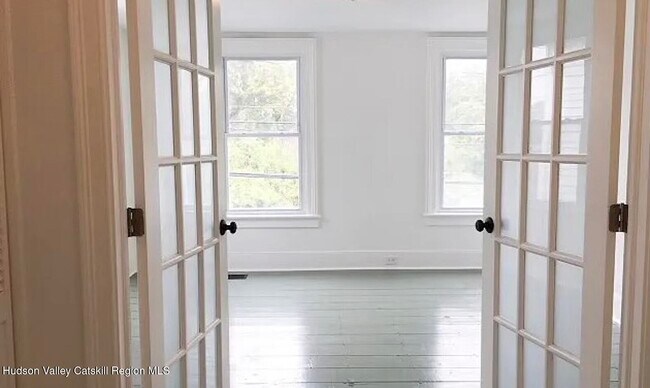 Building Photo - 967 Columbia St