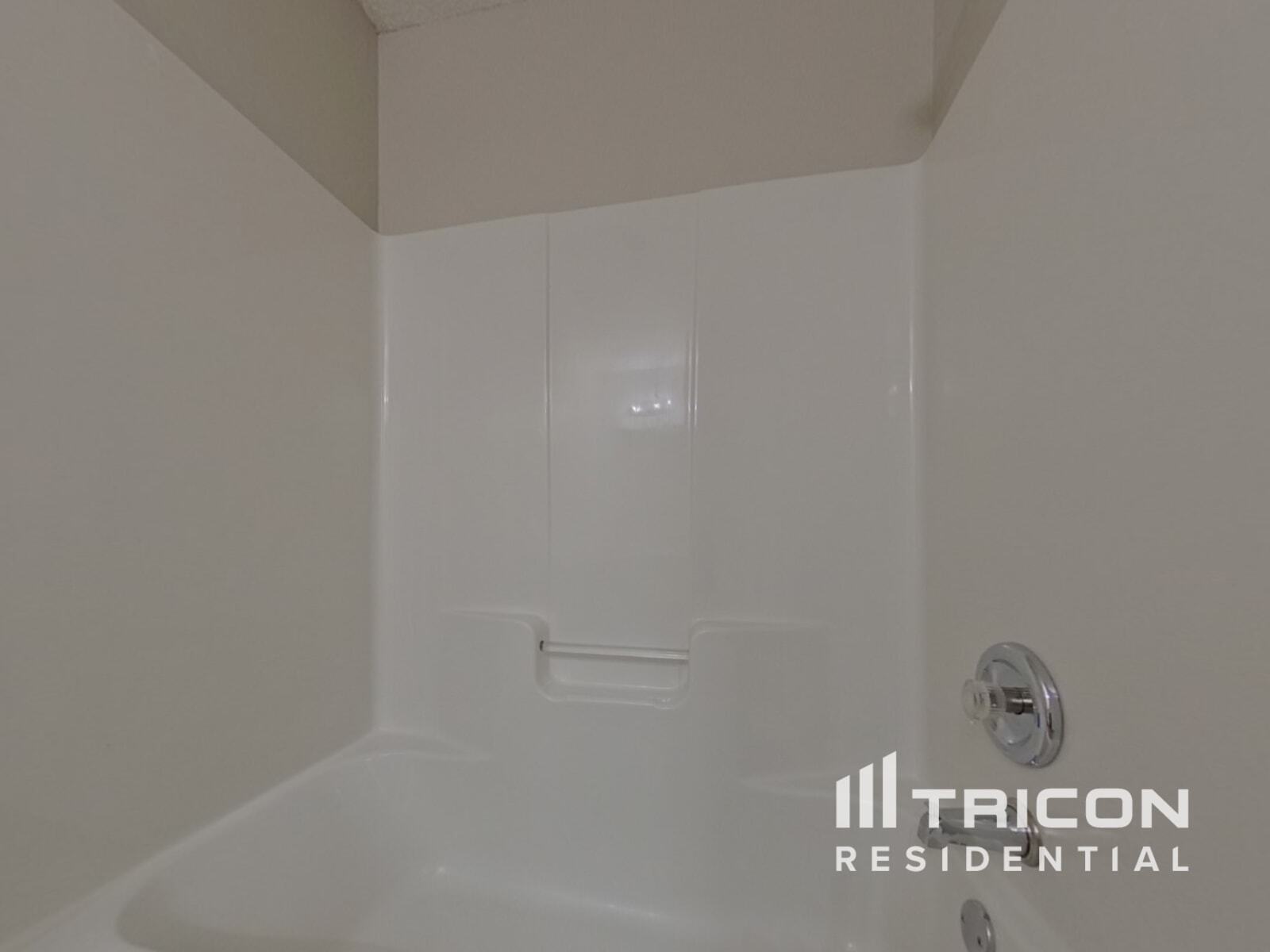 Building Photo - 404 Castle Ridge Dr