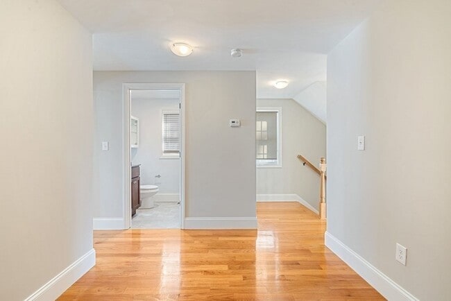 Building Photo - 220 White St