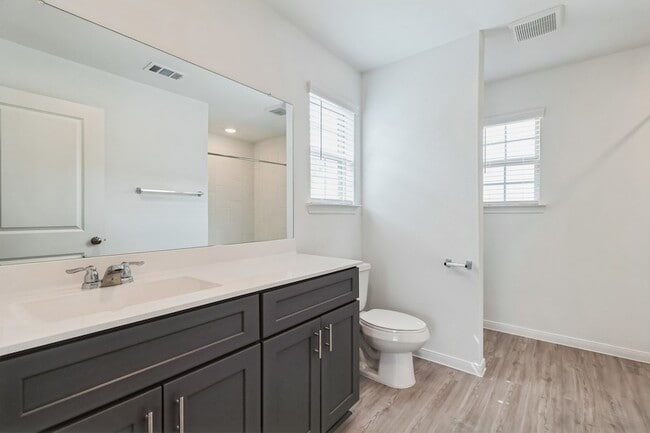 Building Photo - 16523 Pine Arrow Dr