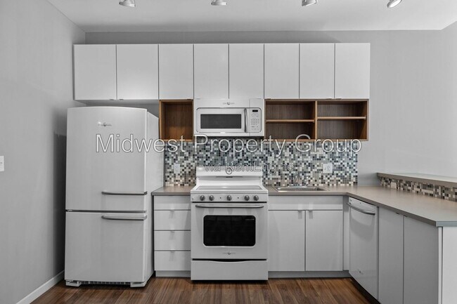 Building Photo - 4100 Lindell Blvd