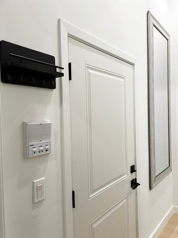 Building Photo - 360 Meridian St