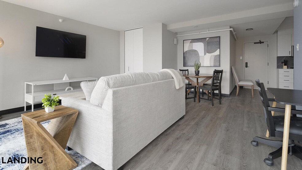 Building Photo - 1922 W Ogden Ave