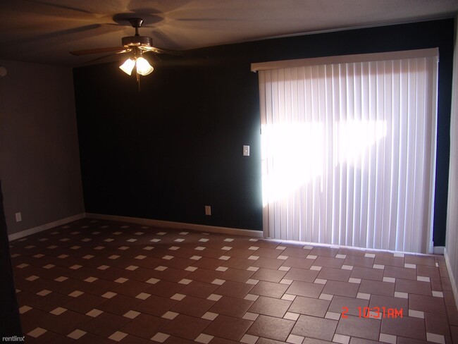 Building Photo - 2 br, 1 bath 4plex - 4708 East Caballero S...