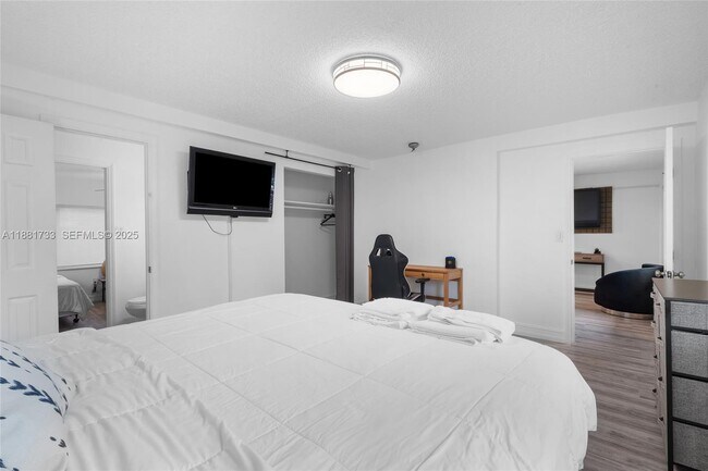 Building Photo - 1850 NW 92nd St